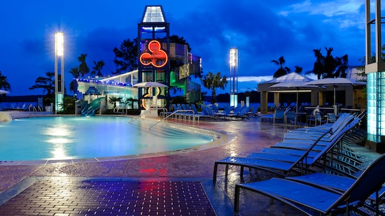 Acampamento com fogueira do Contemporary Resort